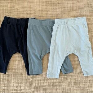 The Honest Company Baby Clothing in Blue. Size 0-3 months